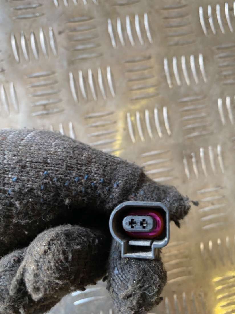 1J0973702 Разъем (фишка) проводки Audi A8 D3 (S8) 2005г. | Фото № 3 1J0973702 Разъем (фишка) проводки Audi A8 D3 (S8) 2005г. - Фото 3