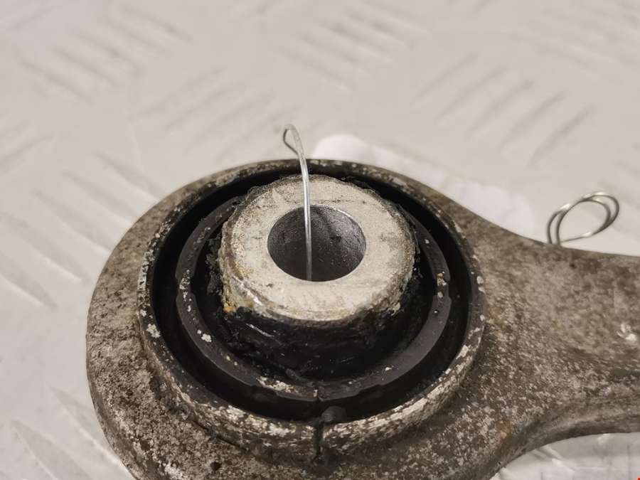 Рычаг задней подвески BMW X5 (E53) (1999-2006) Внедорожник 2002г. | Фото № 4 Рычаг задней подвески BMW X5 (E53) (1999-2006) Внедорожник 2002г. - Фото 4