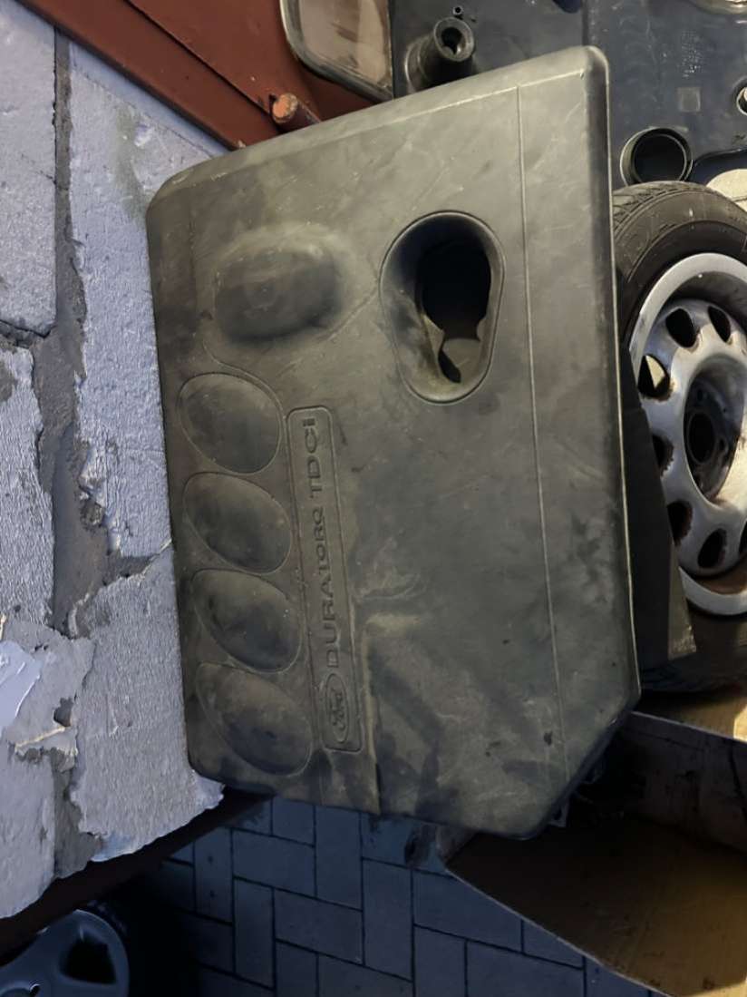 Крышка двигателя декоративная Chrysler Voyager 4 2004г. | Фото № 1 Крышка двигателя декоративная Chrysler Voyager 4 2004г. - Фото 1