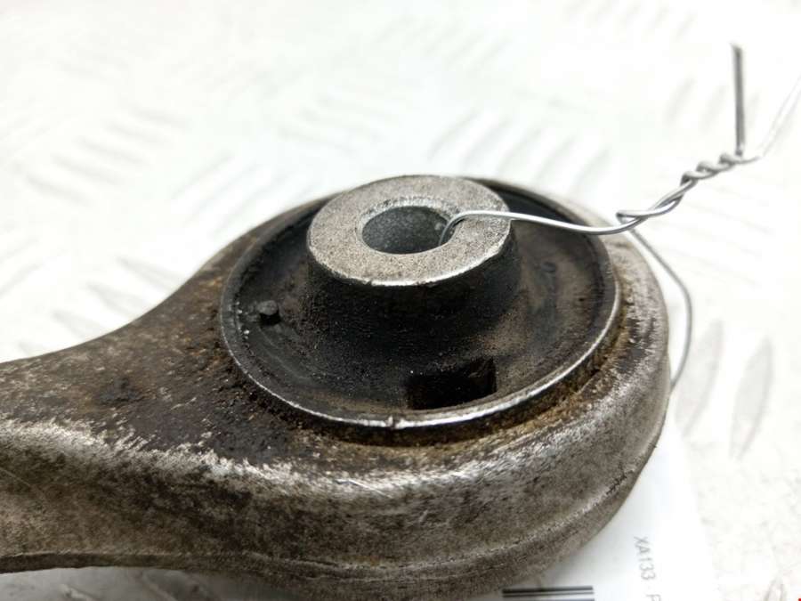 Рычаг передний правый Audi A4 B6 (2000-2006) Седан 2001г. | Фото № 3 Рычаг передний правый Audi A4 B6 (2000-2006) Седан 2001г. - Фото 3