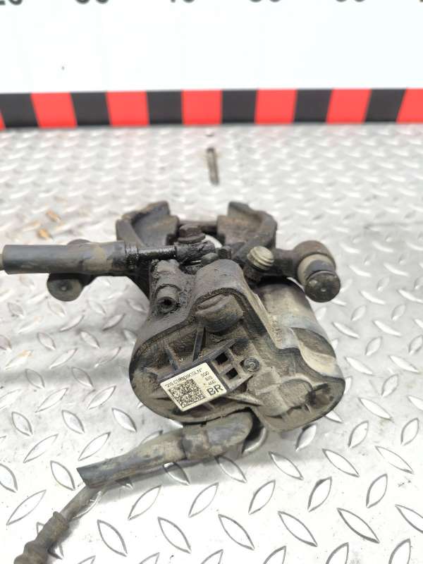 Суппорт задний правый Volkswagen Golf 2014г. | Фото № 2 Суппорт задний правый Volkswagen Golf 2014г. - Фото 2