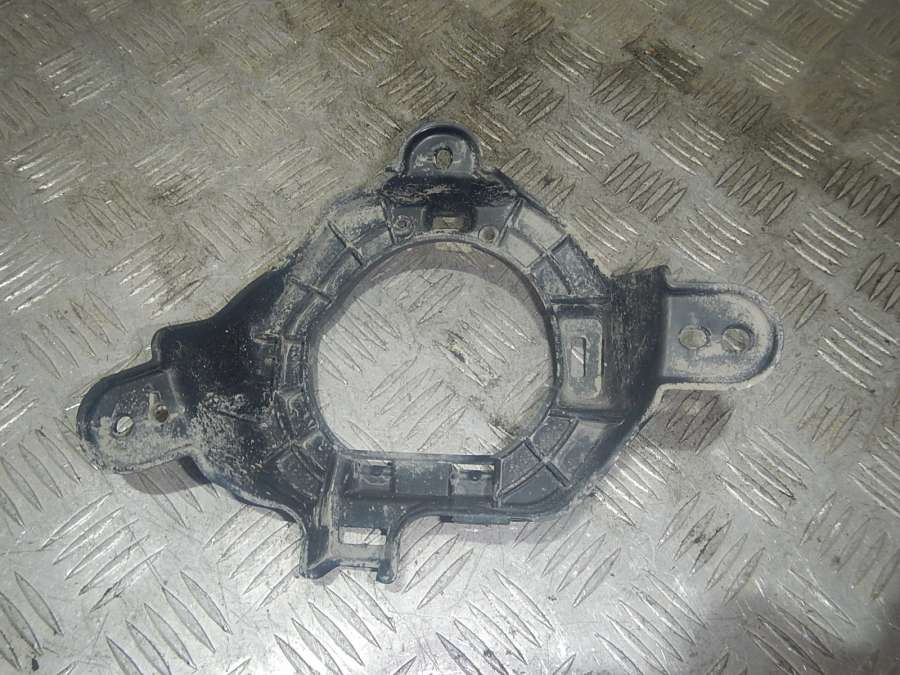 8148160080 Кронштейн фары противотуманной правой  Toyota Land Cruiser 0000г. | Фото № 3  8148160080 Кронштейн фары противотуманной правой  Toyota Land Cruiser 0000г. - Фото 3