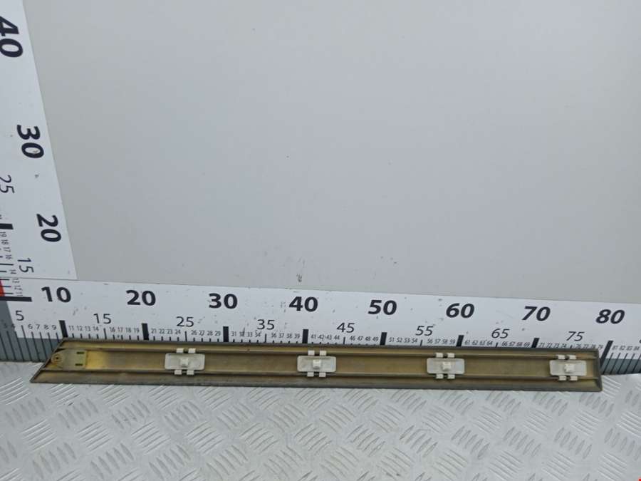 2026900662 Накладка декоративная (молдинг) двери задней правой Mercedes C-Class (W202) (1993-2001) 1994г. | Фото № 2 2026900662 Накладка декоративная (молдинг) двери задней правой Mercedes C-Class (W202) (1993-2001) 1994г. - Фото 2