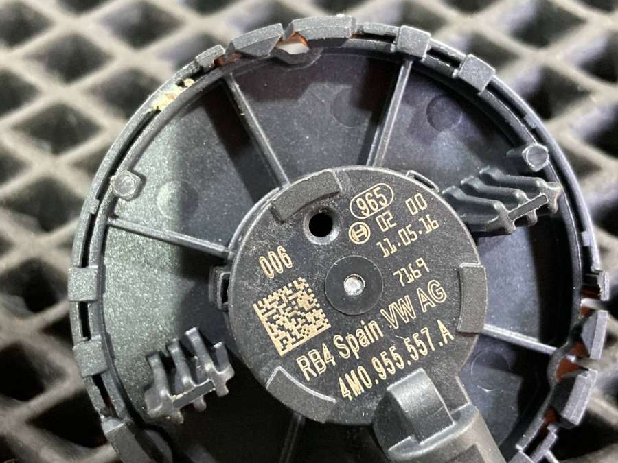 4M0955557A Датчик airbag  Audi A5 F5 2016г. | Фото № 7  4M0955557A Датчик airbag  Audi A5 F5 2016г. - Фото 7