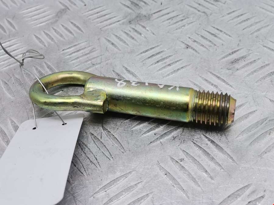 Крюк буксировочный Volkswagen Golf 4 (1997-2004) Хетчбэк 5дв. 2001г. | Фото № 1 Крюк буксировочный Volkswagen Golf 4 (1997-2004) Хетчбэк 5дв. 2001г. - Фото 1