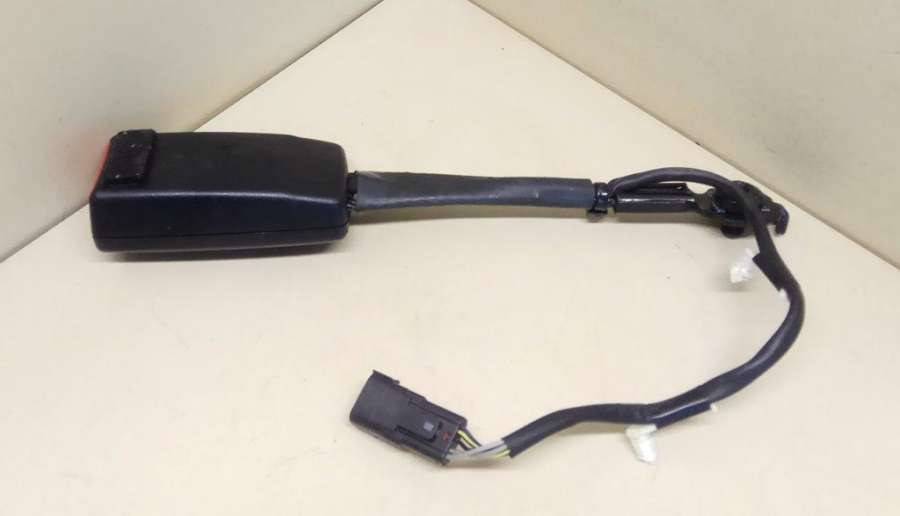 11614671806361202AA3ZHE Замок ремня безопасности  Ford Explorer 5  U502 рест. внедорожник 5 дв. 2016г. | Фото № 1  11614671806361202AA3ZHE Замок ремня безопасности  Ford Explorer 5  U502 рест. внедорожник 5 дв. 2016г. - Фото 1