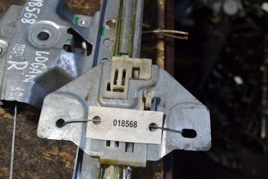 Стеклоподъемник электрический передний правый  Dacia Lodgy 0000г. | Фото № 3   Стеклоподъемник электрический передний правый  Dacia Lodgy 0000г. - Фото 3