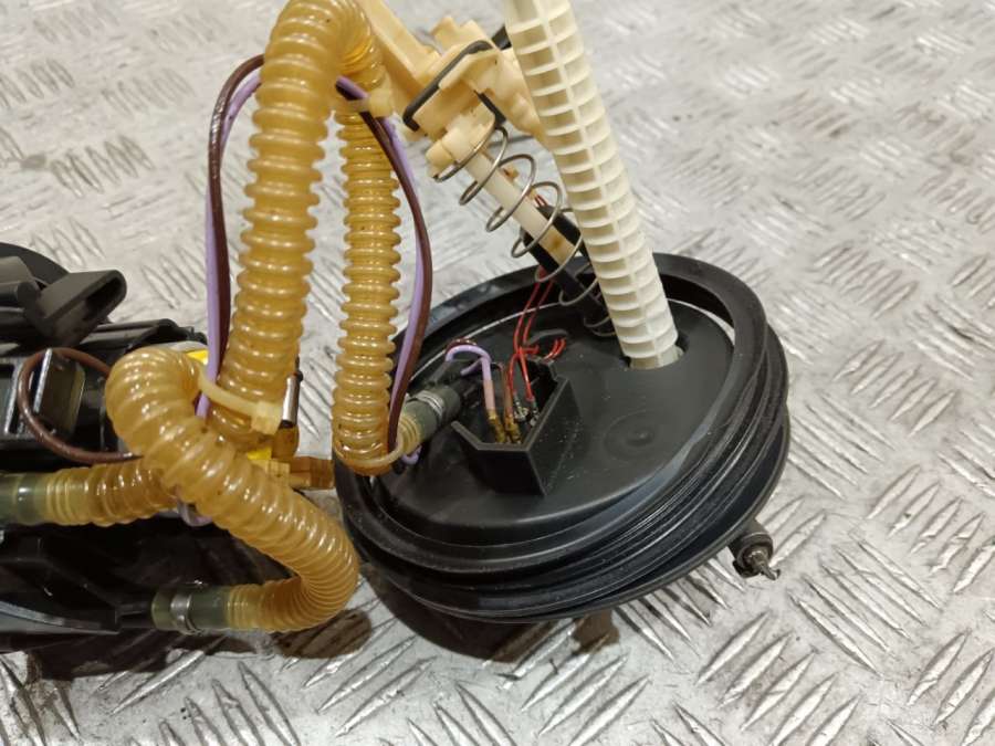 1182954 Насос топливный  BMW 5 E39 2001г. | Фото № 9  1182954 Насос топливный  BMW 5 E39 2001г. - Фото 9