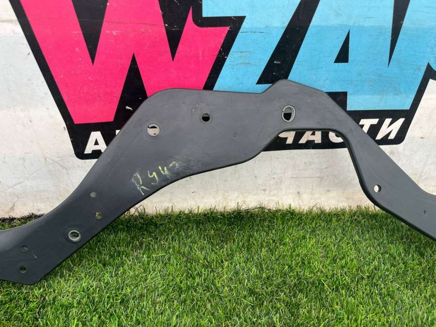 FR3B-63021A37-AD Пластик моторного отсека  Ford Mustang 2020г. | Фото № 3  FR3B-63021A37-AD Пластик моторного отсека  Ford Mustang 2020г. - Фото 3