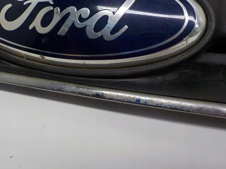 AM51-R8200-C Решетка радиатора Ford C-Max 2 поколение (2010-2015) 2010г. | Фото № 5 AM51-R8200-C Решетка радиатора Ford C-Max 2 поколение (2010-2015) 2010г. - Фото 5