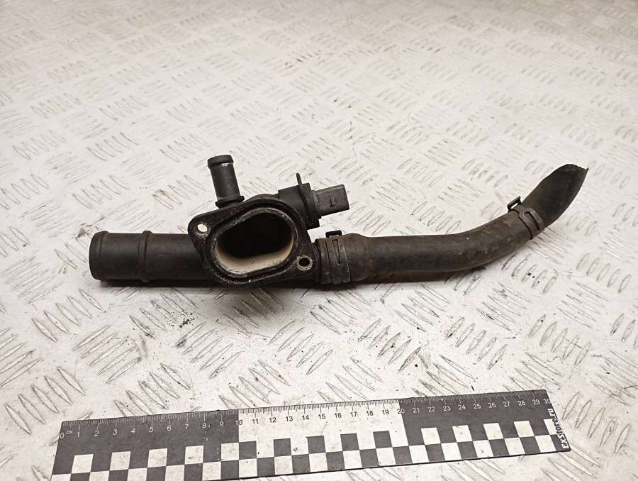 038121132C038121133 Фланец (тройник) системы охлаждения Volkswagen Golf 4 2002г. | Фото № 4 038121132C038121133 Фланец (тройник) системы охлаждения Volkswagen Golf 4 2002г. - Фото 4