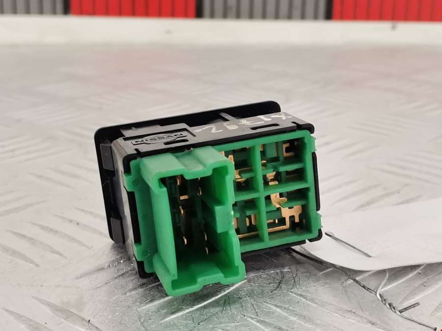 Джойстик регулировки зеркал Nissan Primera P12 (2001-2008) Универсал 2002г. | Фото № 3 Джойстик регулировки зеркал Nissan Primera P12 (2001-2008) Универсал 2002г. - Фото 3