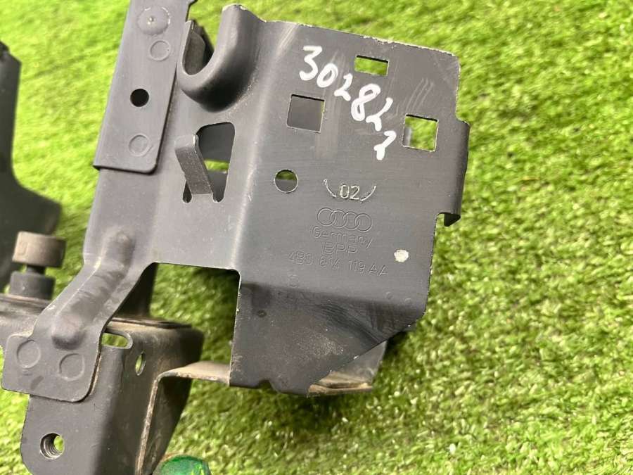 4B0614119AA Кронштейн (крепление)  Volkswagen Passat B5 2003г. | Фото № 6  4B0614119AA Кронштейн (крепление)  Volkswagen Passat B5 2003г. - Фото 6