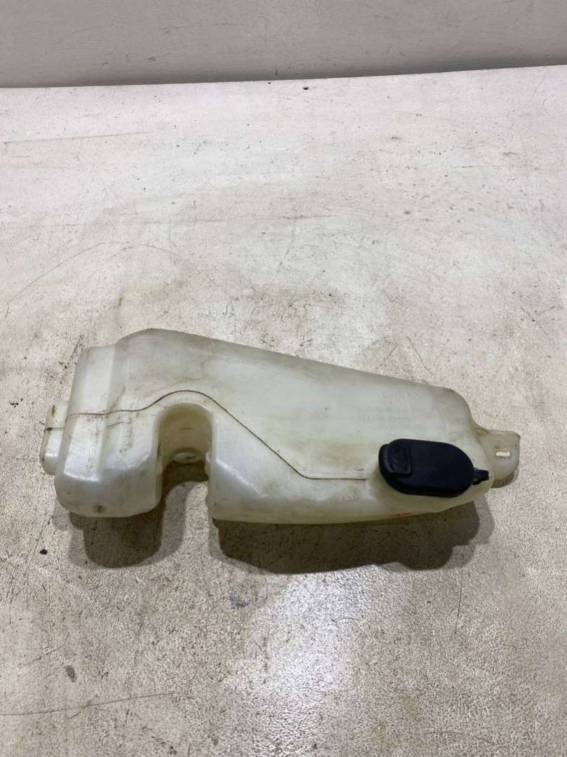 820021000282006095498200440772 Бачок омывателя передний  Renault Logan  седан 2010г. | Фото № 1  820021000282006095498200440772 Бачок омывателя передний  Renault Logan  седан 2010г. - Фото 1