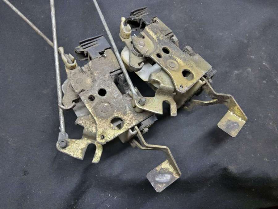 Замок двери передней левой Fiat Ducato 2 1997г. | Фото № 2 Замок двери передней левой Fiat Ducato 2 1997г. - Фото 2