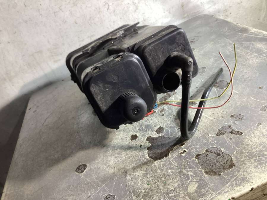 1644701059A1644701059 Адсорбер  Mercedes-Benz GL X164 2007г. | Фото № 2  1644701059A1644701059 Адсорбер  Mercedes-Benz GL X164 2007г. - Фото 2