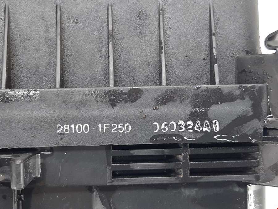 281001F250 Корпус воздушного фильтра Kia Sportage 2 (KM) (2004-2010) Внедорожник 5дв. 2006г. | Фото № 4 281001F250 Корпус воздушного фильтра Kia Sportage 2 (KM) (2004-2010) Внедорожник 5дв. 2006г. - Фото 4