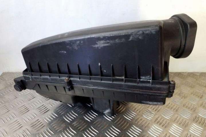 30792196 Корпус воздушного фильтра  Volvo XC60 2 поколение (2017-2021) 2017г. | Фото № 1  30792196 Корпус воздушного фильтра  Volvo XC60 2 поколение (2017-2021) 2017г. - Фото 1