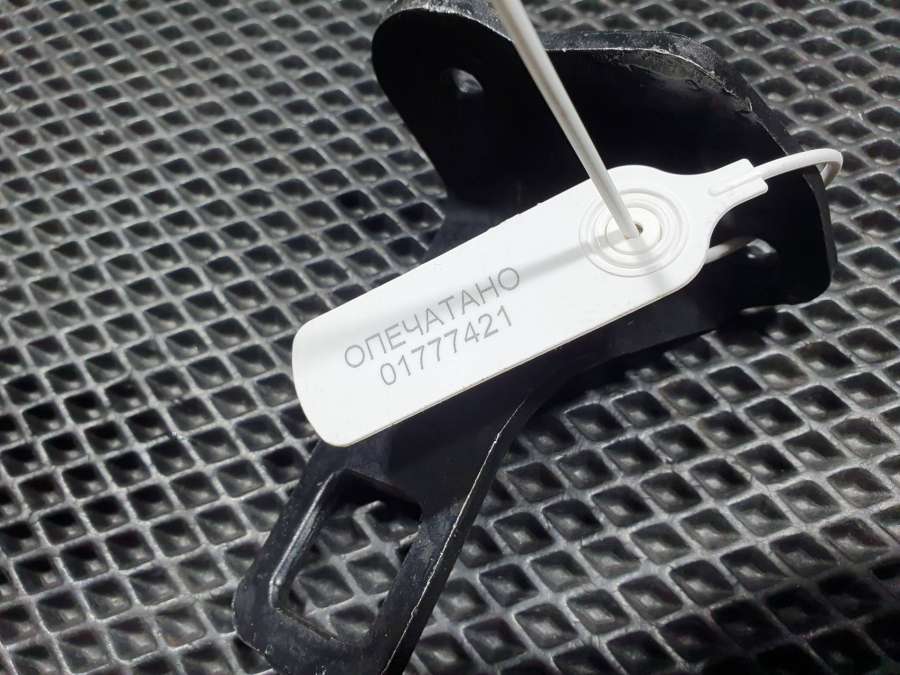 LX6A62440FAA Замок спинки заднего сиденья правое  Ford Bronco Sport  2020г. | Фото № 8  LX6A62440FAA Замок спинки заднего сиденья правое  Ford Bronco Sport  2020г. - Фото 8