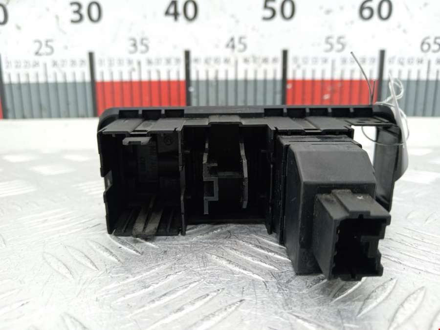 Кнопка корректора фар Mitsubishi Carisma (1995-2004) Хетчбэк 5дв. 1998г. | Фото № 2 Кнопка корректора фар Mitsubishi Carisma (1995-2004) Хетчбэк 5дв. 1998г. - Фото 2