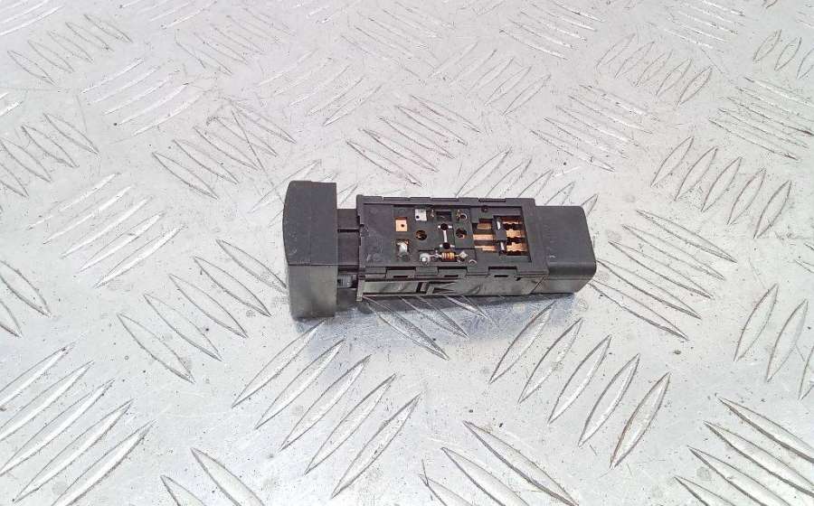 621W05010 Кнопка (выключатель)  Kia Cerato 2004г. | Фото № 3  621W05010 Кнопка (выключатель)  Kia Cerato 2004г. - Фото 3