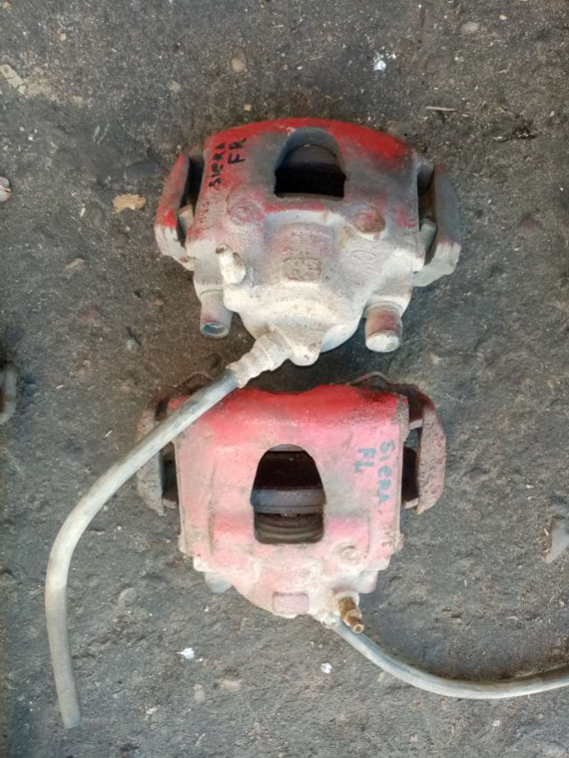 Суппорт тормозной передний правый Ford Sierra 1992г. | Фото № 1 Суппорт тормозной передний правый Ford Sierra 1992г. - Фото 1