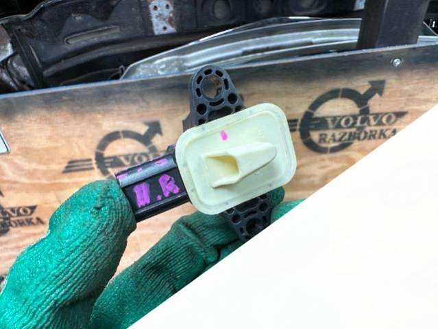 30798030 Датчик удара Volvo V70 2015г. | Фото № 1 30798030 Датчик удара Volvo V70 2015г. - Фото 1