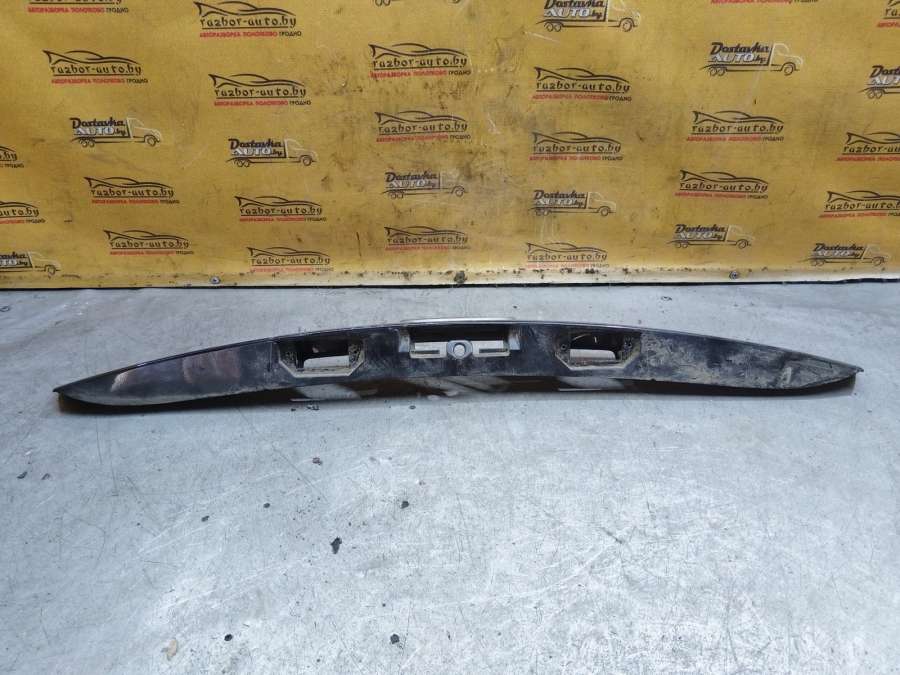 Накладка подсветки номера Ford Mondeo Хэтчбэк 5 дв. 2003г. | Фото № 4 Накладка подсветки номера Ford Mondeo Хэтчбэк 5 дв. 2003г. - Фото 4