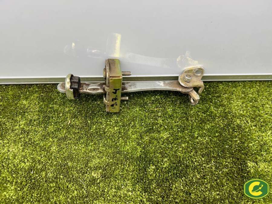 A9017200716 Ограничитель открывания двери  Mercedes Sprinter 2006г. | Фото № 2  A9017200716 Ограничитель открывания двери  Mercedes Sprinter 2006г. - Фото 2