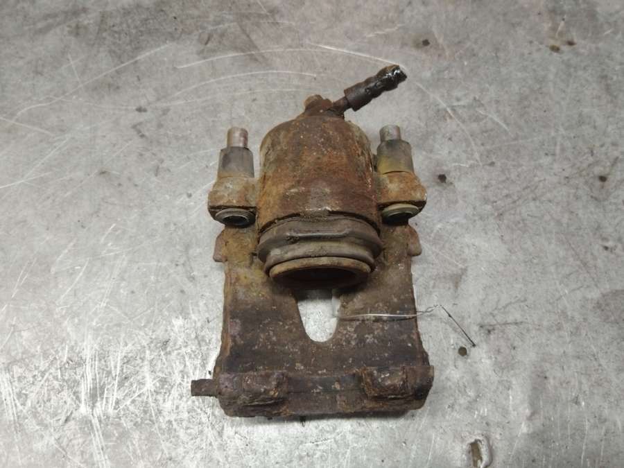 Суппорт передний правый Volkswagen Golf Хэтчбэк 5 дв. 2000г. | Фото № 3 Суппорт передний правый Volkswagen Golf Хэтчбэк 5 дв. 2000г. - Фото 3