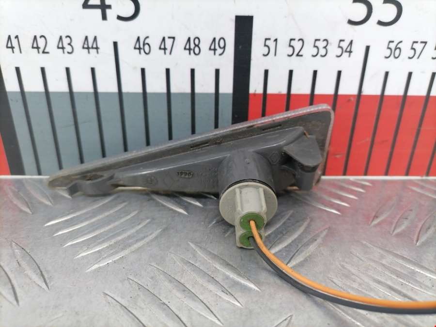 8200027150 Повторитель указателя поворота левый Renault Scenic 2 (2003-2009) Минивэн 2005г. | Фото № 3 8200027150 Повторитель указателя поворота левый Renault Scenic 2 (2003-2009) Минивэн 2005г. - Фото 3