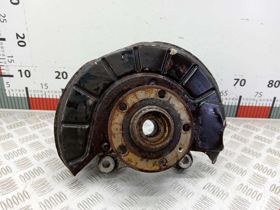 Ступица (кулак цапфа) передняя левая Volkswagen Passat 6 (2005-2010) Универсал 2008г. | Фото № 1 Ступица (кулак цапфа) передняя левая Volkswagen Passat 6 (2005-2010) Универсал 2008г. - Фото 1