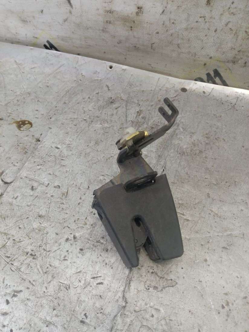 Замок распашной двери Volkswagen Caddy 3 2006г. | Фото № 1 Замок распашной двери Volkswagen Caddy 3 2006г. - Фото 1