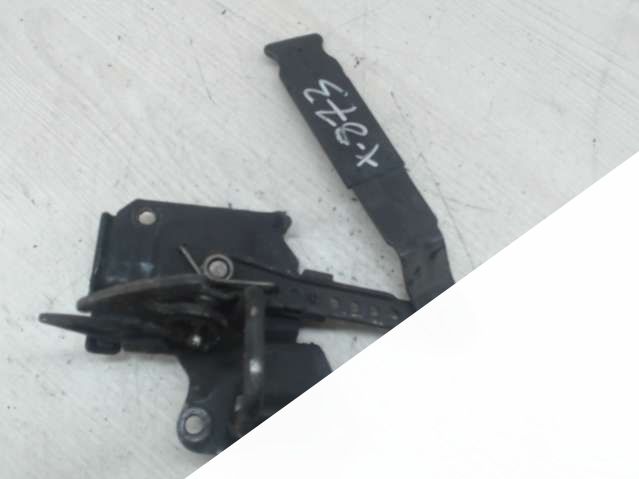 Замок капота,перед Audi A6 (C5) (1997 - 2004) Универсал 2003г. | Фото № 2 Замок капота,перед Audi A6 (C5) (1997 - 2004) Универсал 2003г. - Фото 2