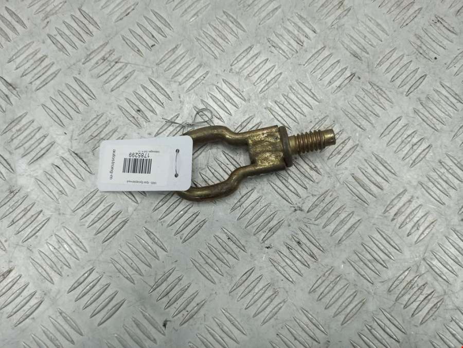 Крюк буксировочный Volkswagen Golf 4 (1997-2004) Универсал 2004г. | Фото № 1 Крюк буксировочный Volkswagen Golf 4 (1997-2004) Универсал 2004г. - Фото 1