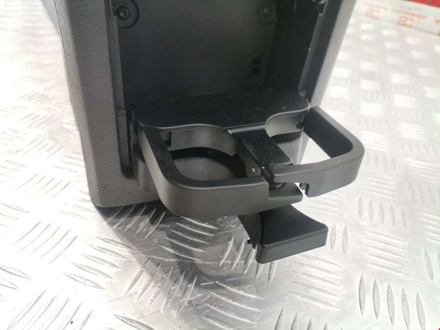 7N2863243 Подлокотник Volkswagen Sharan 2 (2010-2021) Минивэн 2011г. | Фото № 6 7N2863243 Подлокотник Volkswagen Sharan 2 (2010-2021) Минивэн 2011г. - Фото 6