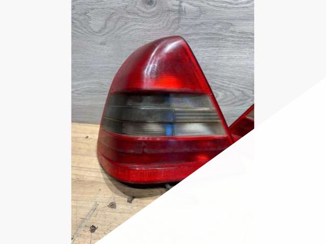 20282009642028201064 Фонарь задний (комплект) Mercedes C W202 1996г. | Фото № 2 20282009642028201064 Фонарь задний (комплект) Mercedes C W202 1996г. - Фото 2