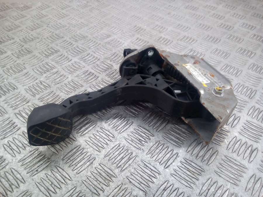 6Q1721059AJ Педаль сцепления Skoda Fabia 1 (1999-2007) Универсал 2007г. | Фото № 1 6Q1721059AJ Педаль сцепления Skoda Fabia 1 (1999-2007) Универсал 2007г. - Фото 1