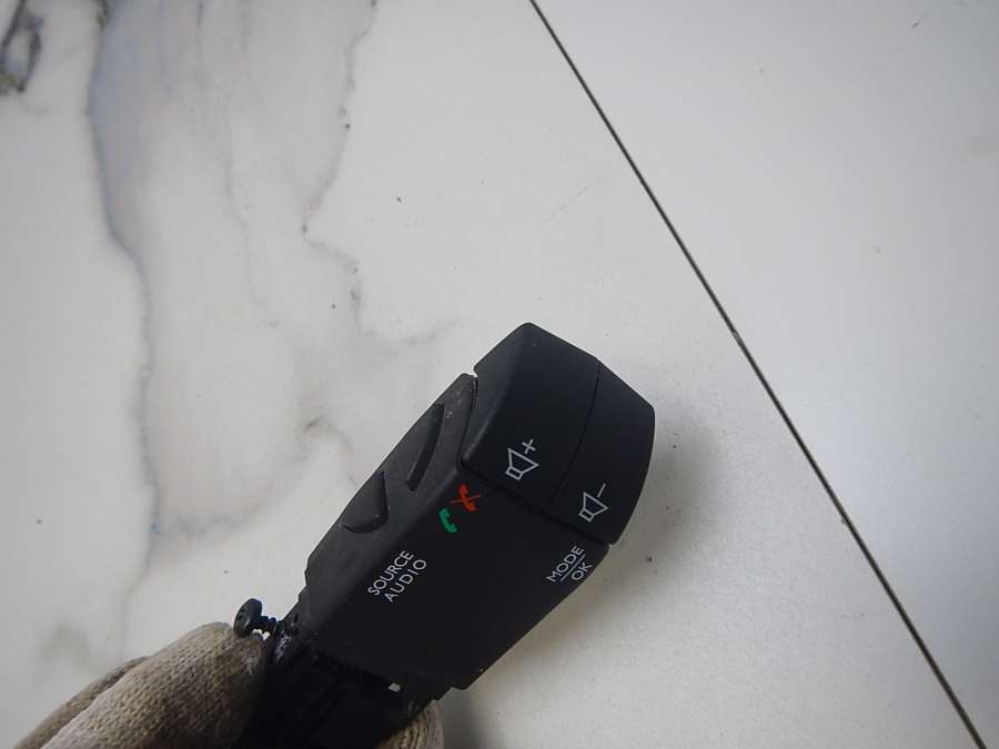 255522448R Переключатель  Nissan Terrano 0000г. | Фото № 2  255522448R Переключатель  Nissan Terrano 0000г. - Фото 2