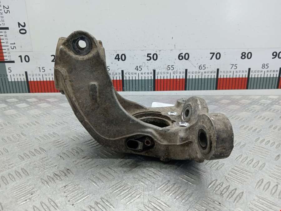 Кулак поворотный левый Volkswagen Passat 6 (2005-2010) Универсал 2005г. | Фото № 2 Кулак поворотный левый Volkswagen Passat 6 (2005-2010) Универсал 2005г. - Фото 2