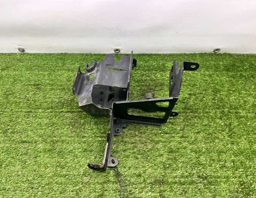 4B0614119AA Кронштейн (крепление)  Volkswagen Passat B5 2003г. | Фото № 3  4B0614119AA Кронштейн (крепление)  Volkswagen Passat B5 2003г. - Фото 3