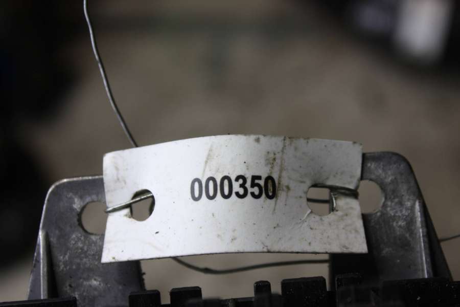 8D0907557B Блок управления двигателем Audi A4 0000г. | Фото № 4 8D0907557B Блок управления двигателем Audi A4 0000г. - Фото 4