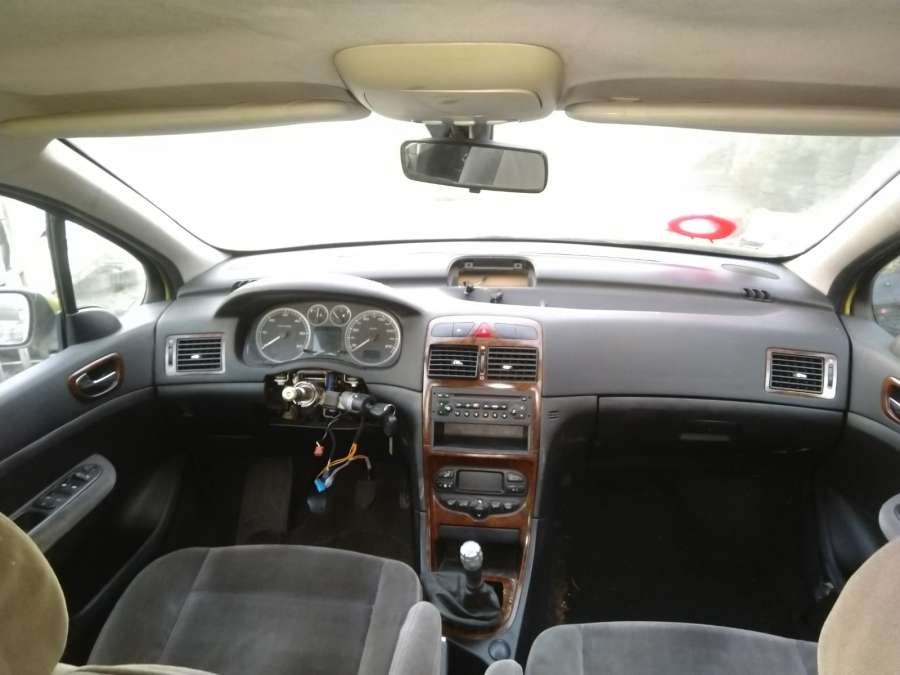 Петля крышки (двери) багажника Peugeot 307 (2001-2008) Хетчбэк 5дв. 2001г. | Фото № 6 Петля крышки (двери) багажника Peugeot 307 (2001-2008) Хетчбэк 5дв. 2001г. - Фото 6