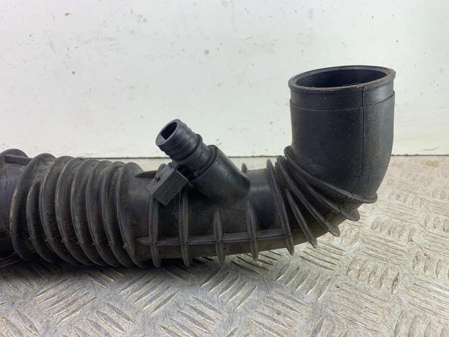 A6395281182 Патрубок воздушного фильтра Mercedes-Benz Vito W639 0000г. | Фото № 6 A6395281182 Патрубок воздушного фильтра Mercedes-Benz Vito W639 0000г. - Фото 6