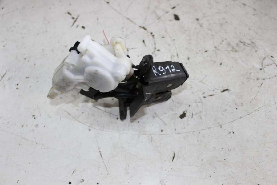 Замок крышки багажника  Mazda 3 BK 2004г. | Фото № 1   Замок крышки багажника  Mazda 3 BK 2004г. - Фото 1