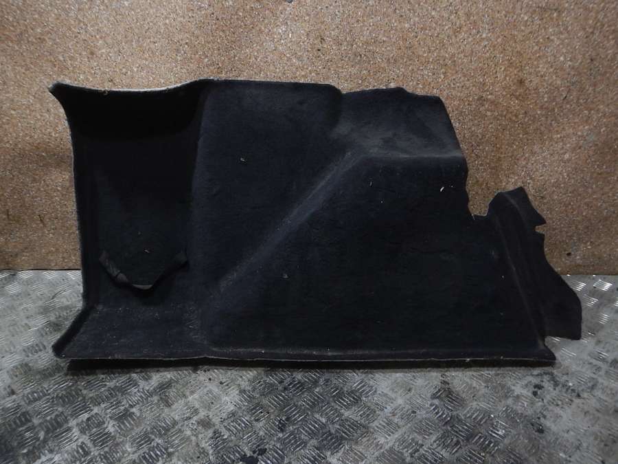 Обшивка багажника  Ford Focus 0000г. | Фото № 1   Обшивка багажника  Ford Focus 0000г. - Фото 1