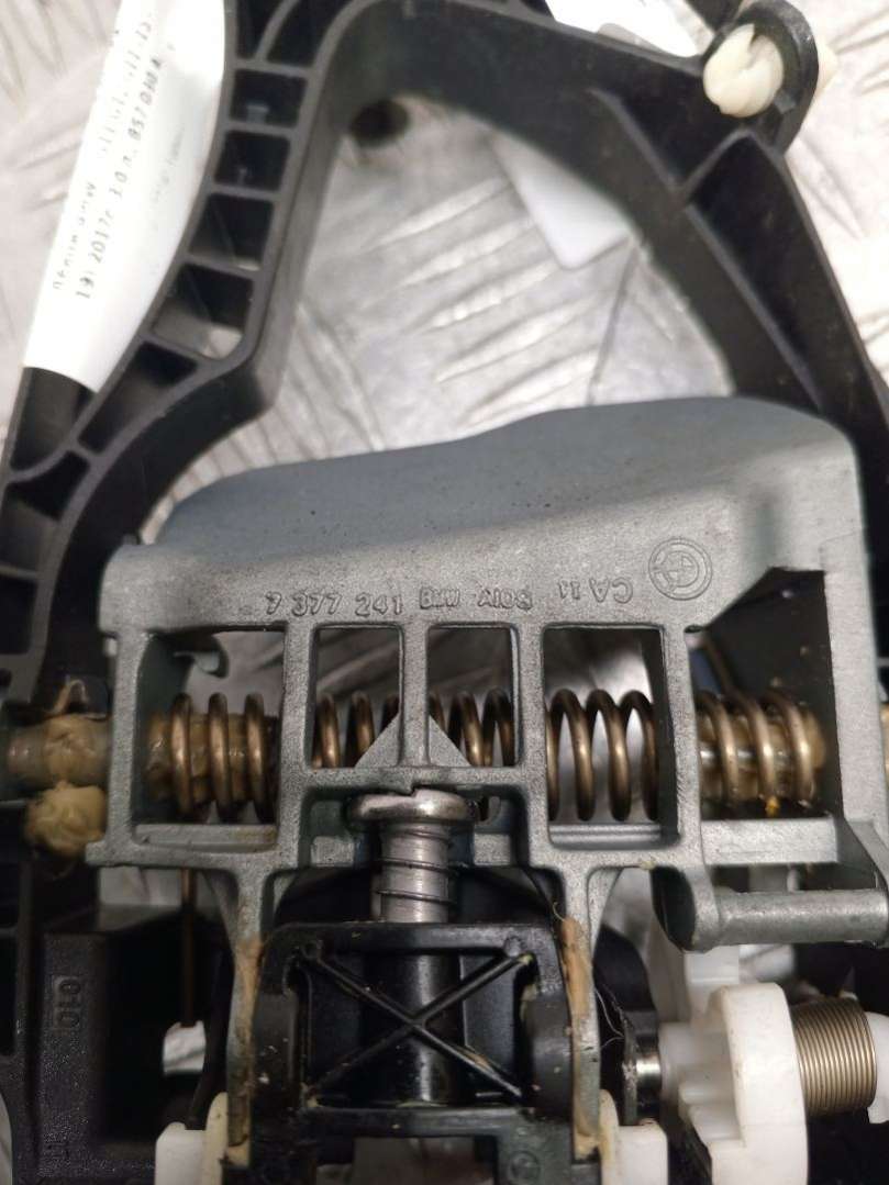 5.1217377241738E+17 Скелет ручки двери задней левой BMW 7 седан 2017г. | Фото № 3 5.1217377241738E+17 Скелет ручки двери задней левой BMW 7 седан 2017г. - Фото 3