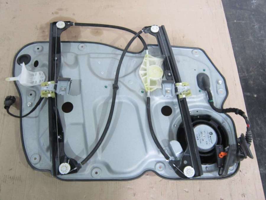 Стеклоподъемник электрический передний правый Volkswagen Touran 1 2003г. | Фото № 2 Стеклоподъемник электрический передний правый Volkswagen Touran 1 2003г. - Фото 2