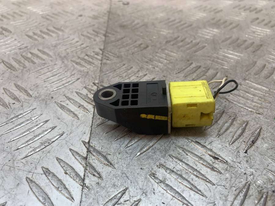 Датчик удара  Kia Rio 3 0000г. | Фото № 4   Датчик удара  Kia Rio 3 0000г. - Фото 4