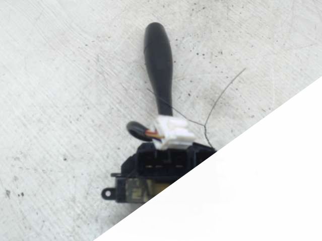 Переключатель поворотов (света),лево,перед Mitsubishi Space Star (1998-2004) Минивен 2000г. | Фото № 2 Переключатель поворотов (света),лево,перед Mitsubishi Space Star (1998-2004) Минивен 2000г. - Фото 2